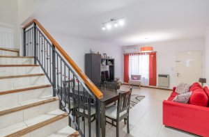 Venta duplex 4 amb con cochera y jardin