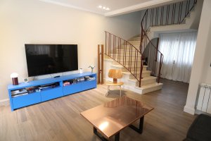 Venta Casa 4 Ambientes En Olivos Con Pileta
