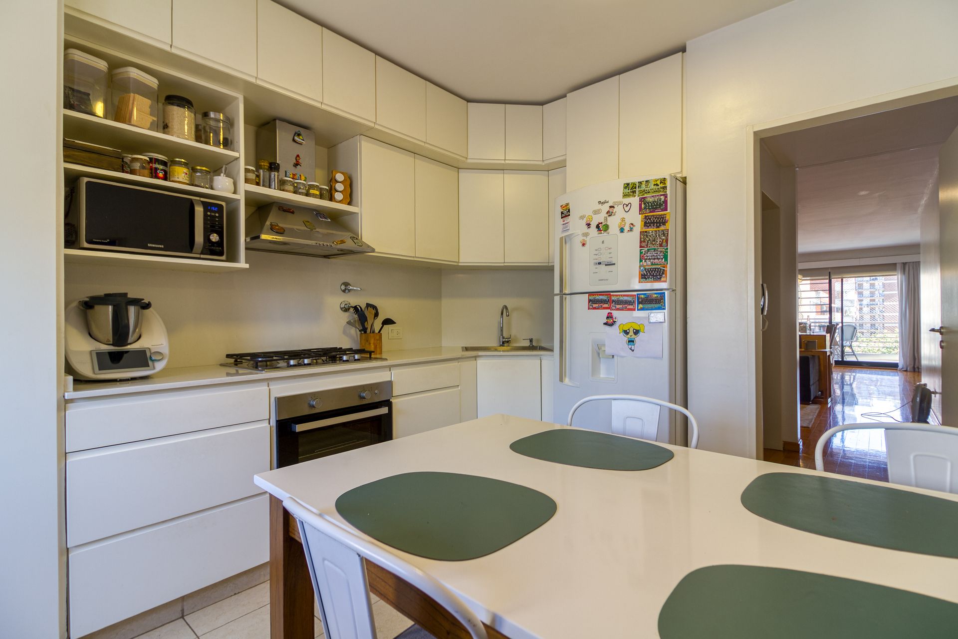 Departamento 4 Ambientes Olivos. Balcon. Cochera