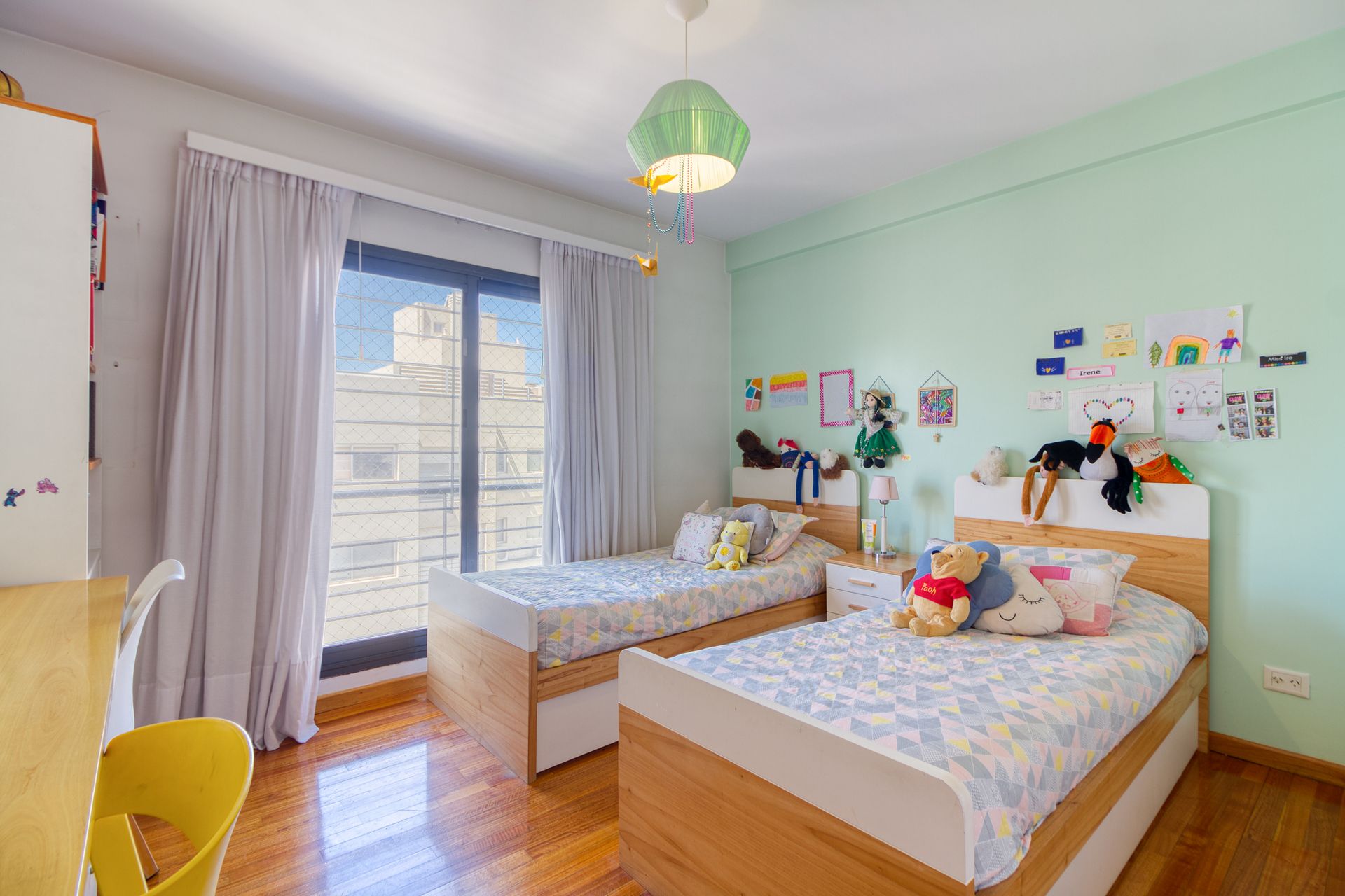 Departamento 4 Ambientes Olivos. Balcon. Cochera