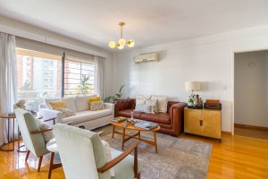 4-Room Apartment Olivos, Balcony, Garage