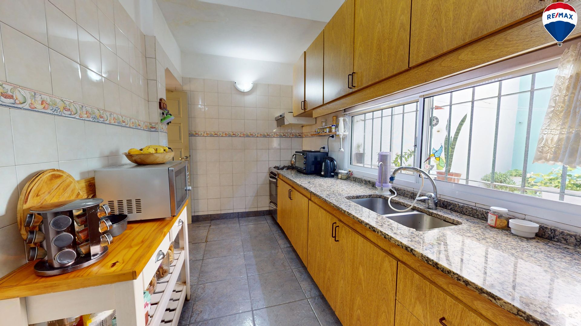 Venta casa 4 amb con patio y cochera