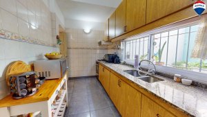 Venta casa 4 amb con patio y cochera