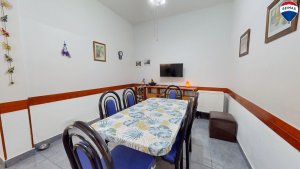 Venta casa 4 amb con patio y cochera