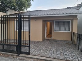 Front-facing 3-room apartment for rent with garage