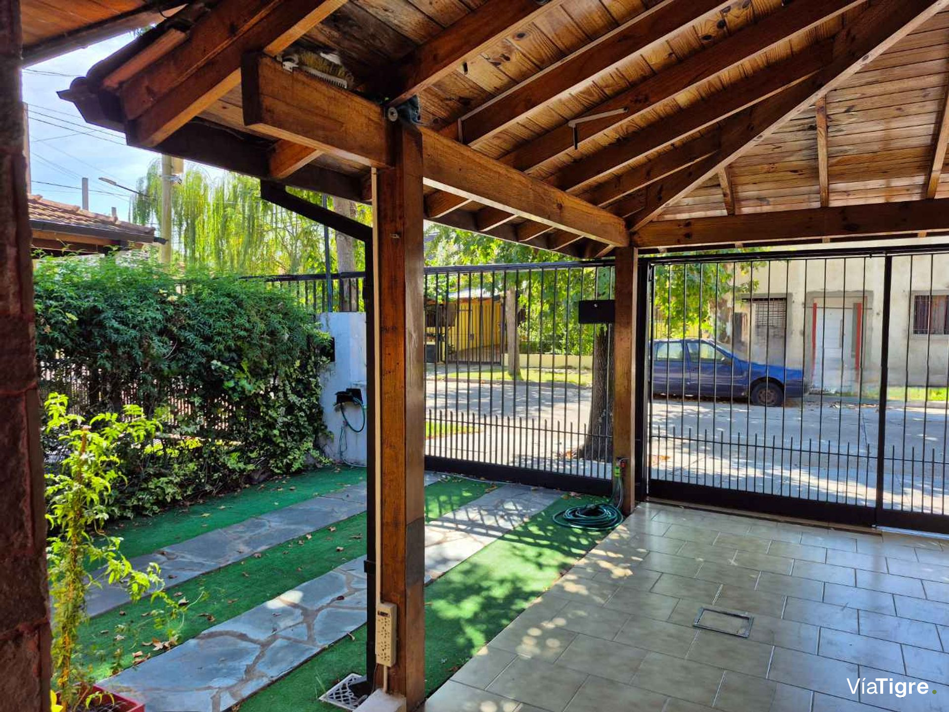 Casa PH en Venta de 4 ambientes en Martinez