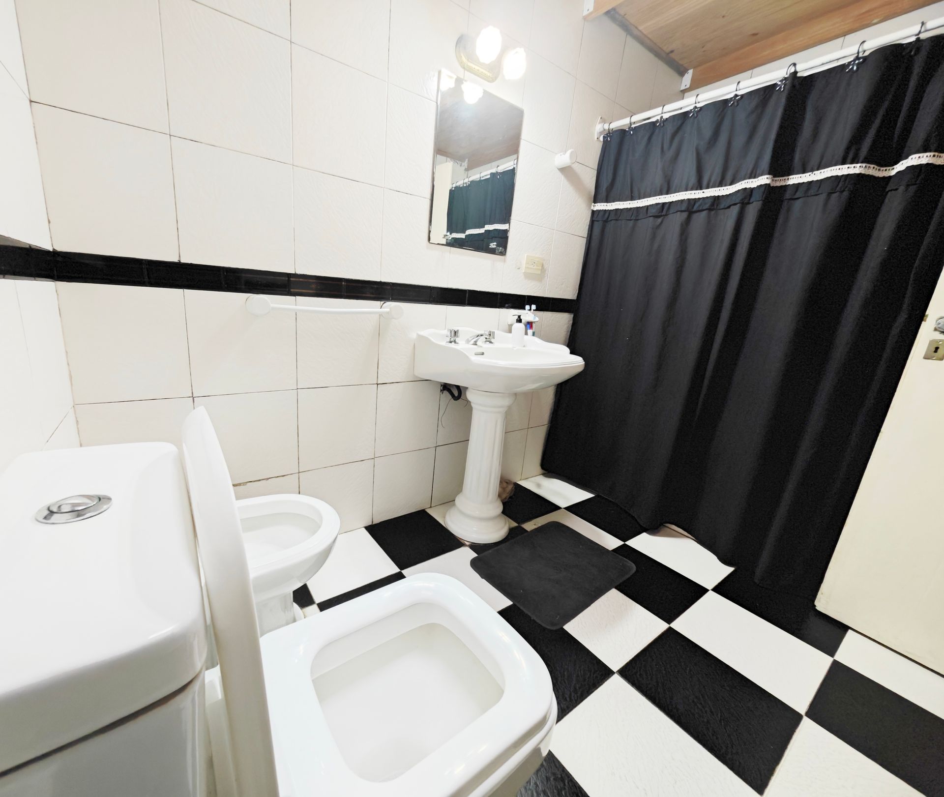 Casa En Venta 4 Amb Con Jardín En General Pacheco