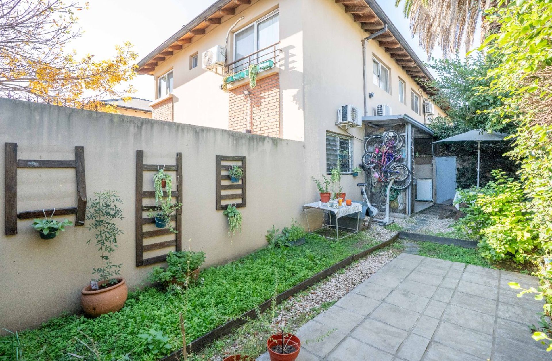 Depto tipo PH en PB, 3Amb Jardin cochera Munro