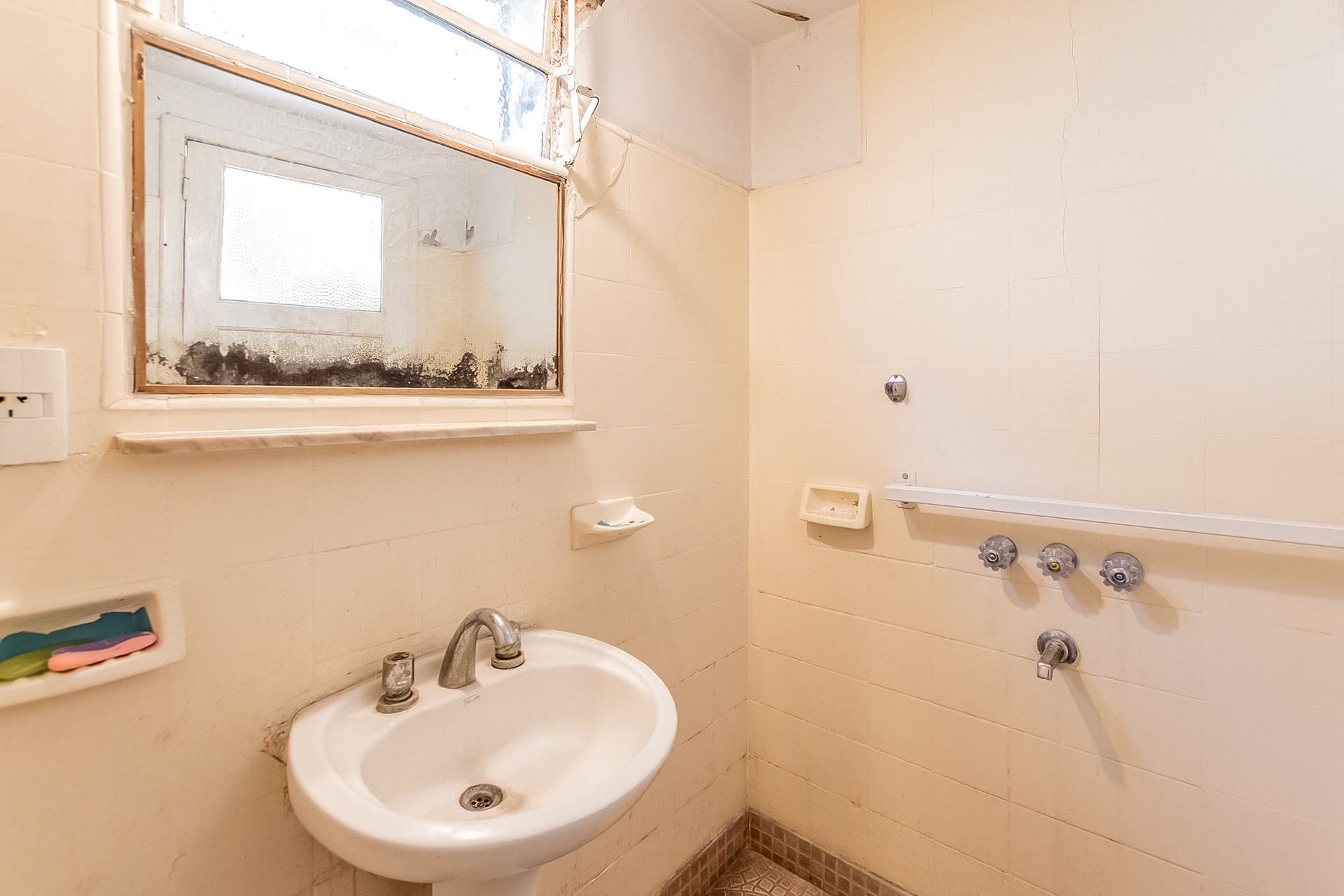 PH 3 amb, local y patio en venta Don Torcuato
