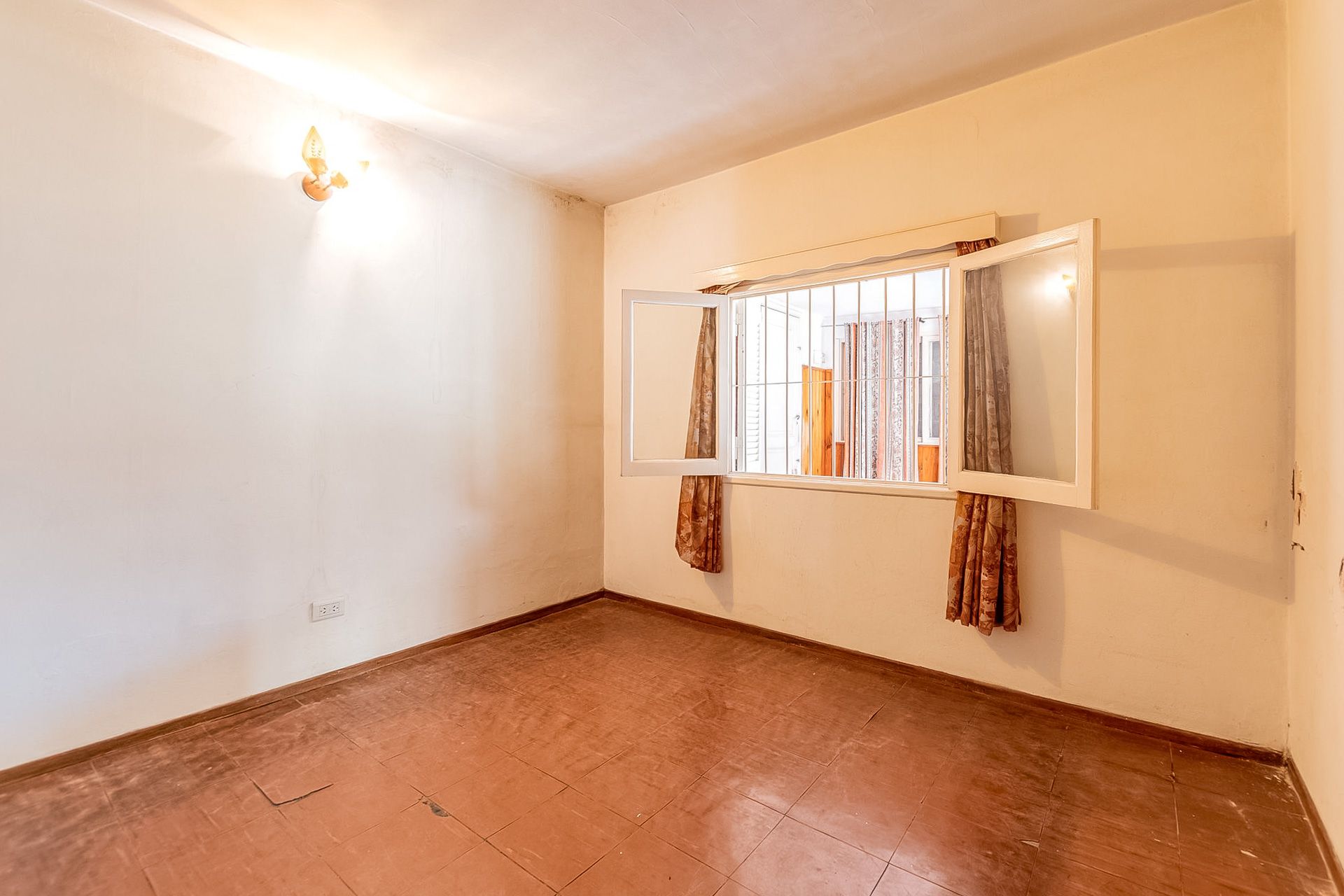 PH 3 amb, local y patio en venta Don Torcuato
