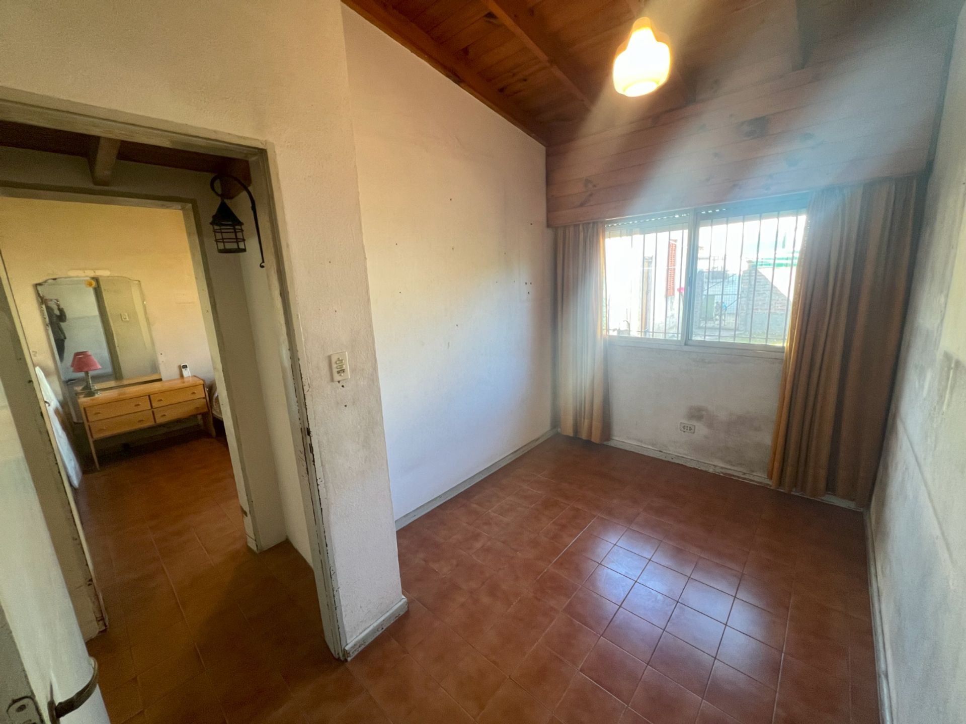 Casa Don Torcuato 5 ambientes con Cochera y Jardín