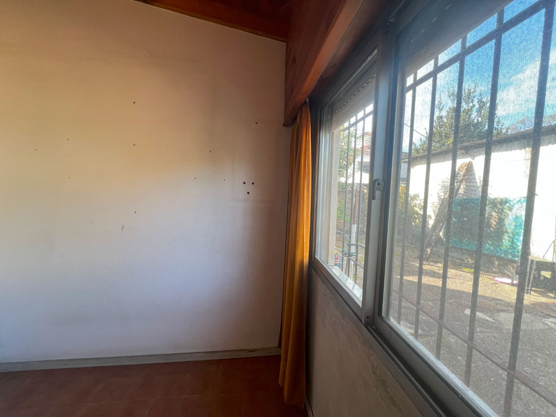 Casa Don Torcuato 5 ambientes con Cochera y Jardín