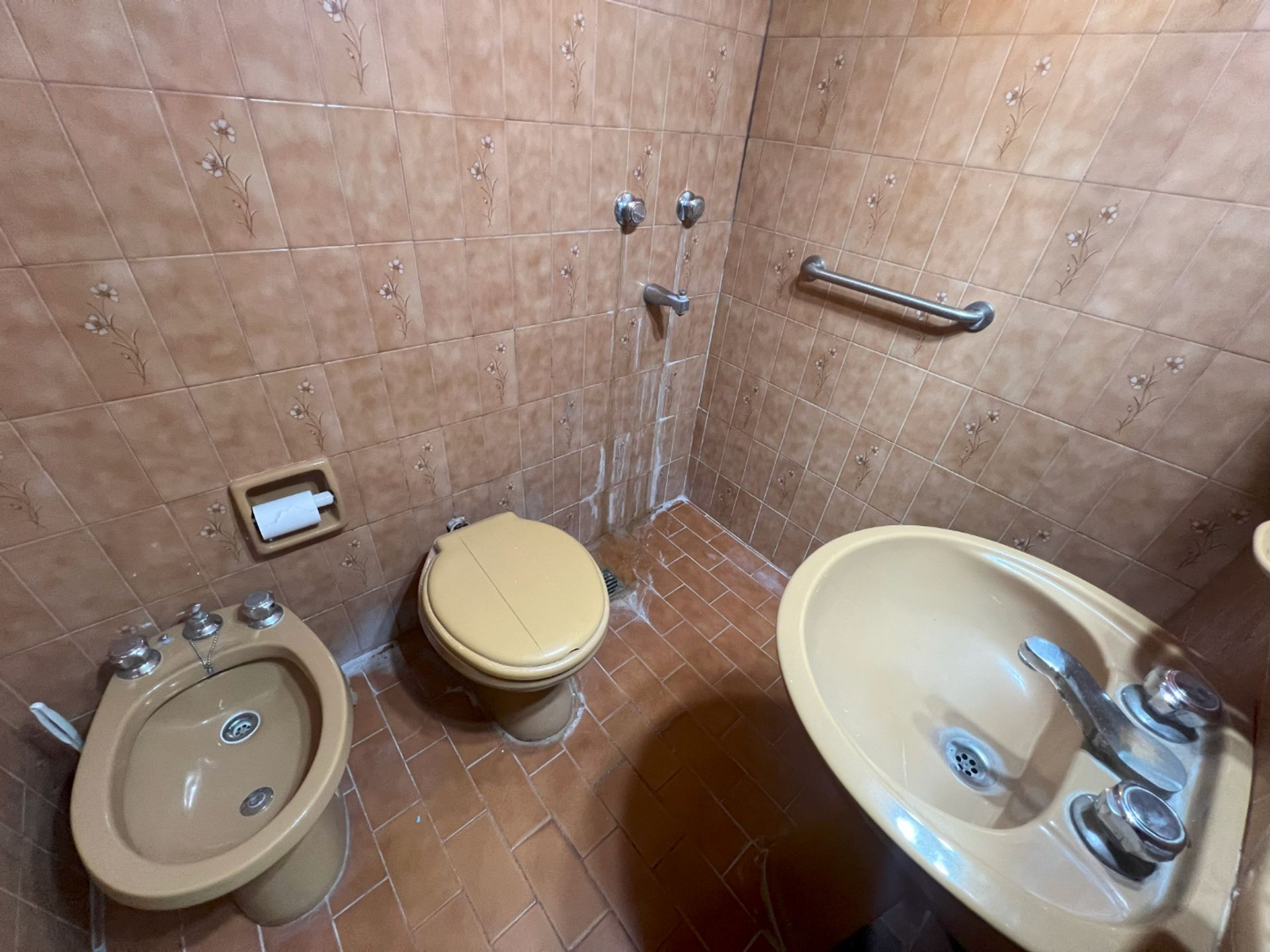 Casa Don Torcuato 5 ambientes con Cochera y Jardín