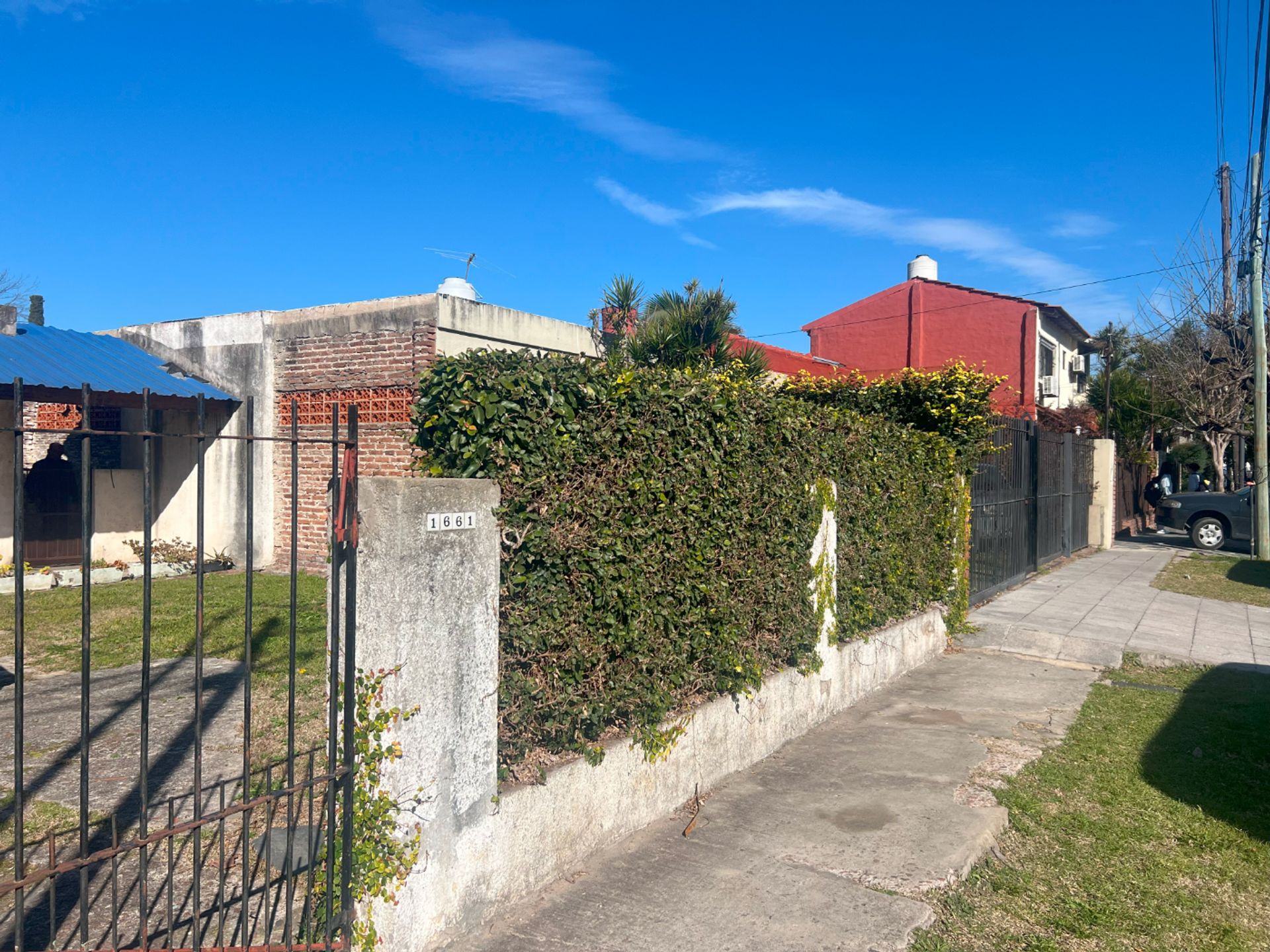 Casa Don Torcuato 5 ambientes con Cochera y Jardín
