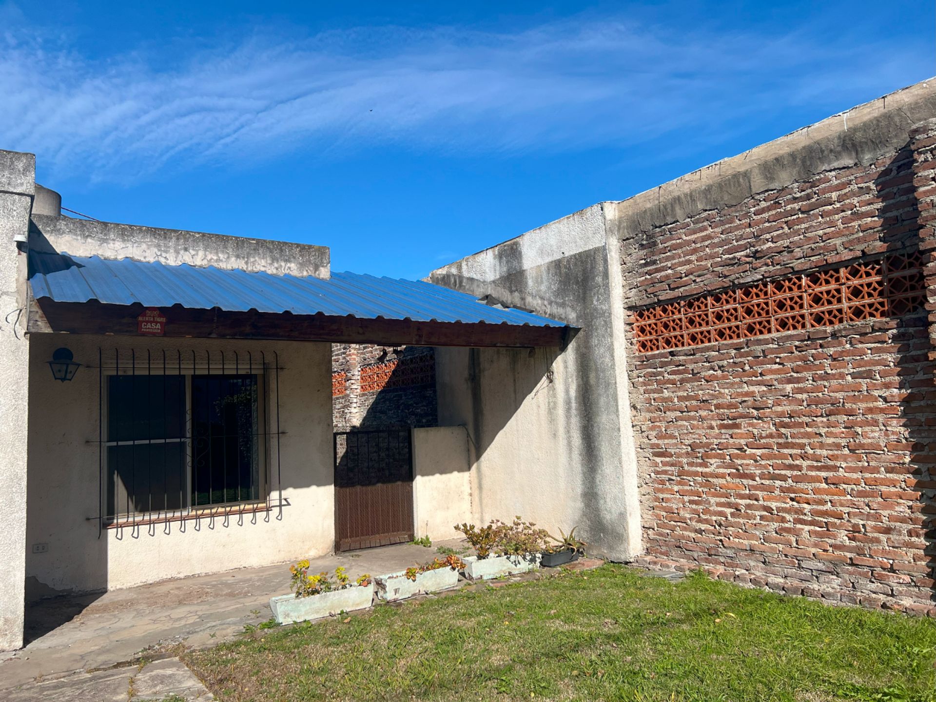 Casa Don Torcuato 5 ambientes con Cochera y Jardín