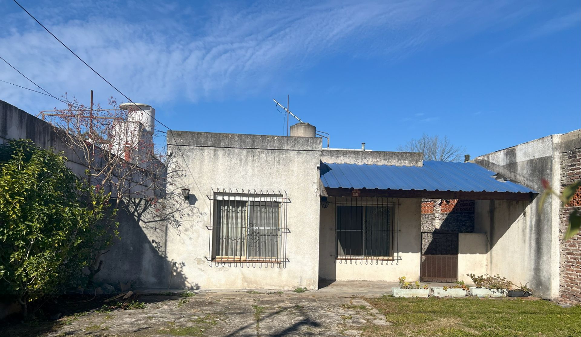Casa Don Torcuato 5 ambientes con Cochera y Jardín