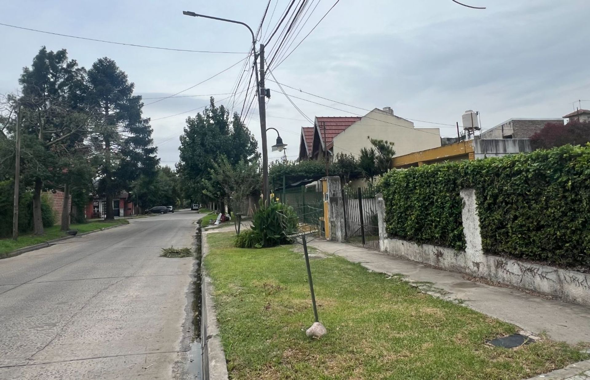 Casa Don Torcuato 5 ambientes con Cochera y Jardín