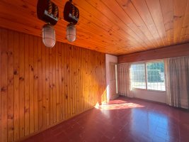 Casa Don Torcuato 5 ambientes con Cochera y Jardín