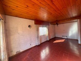 Casa Don Torcuato 5 ambientes con Cochera y Jardín
