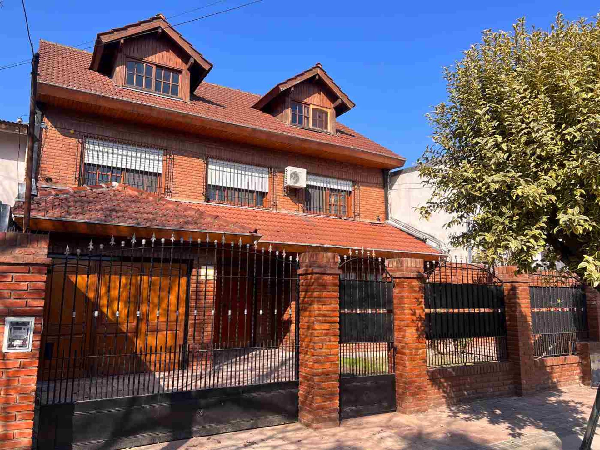 5‑bedroom chalet with quincho – Credit apartment – General Pacheco