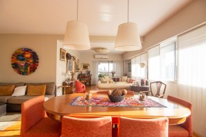 Bright 4-room with desk and garage