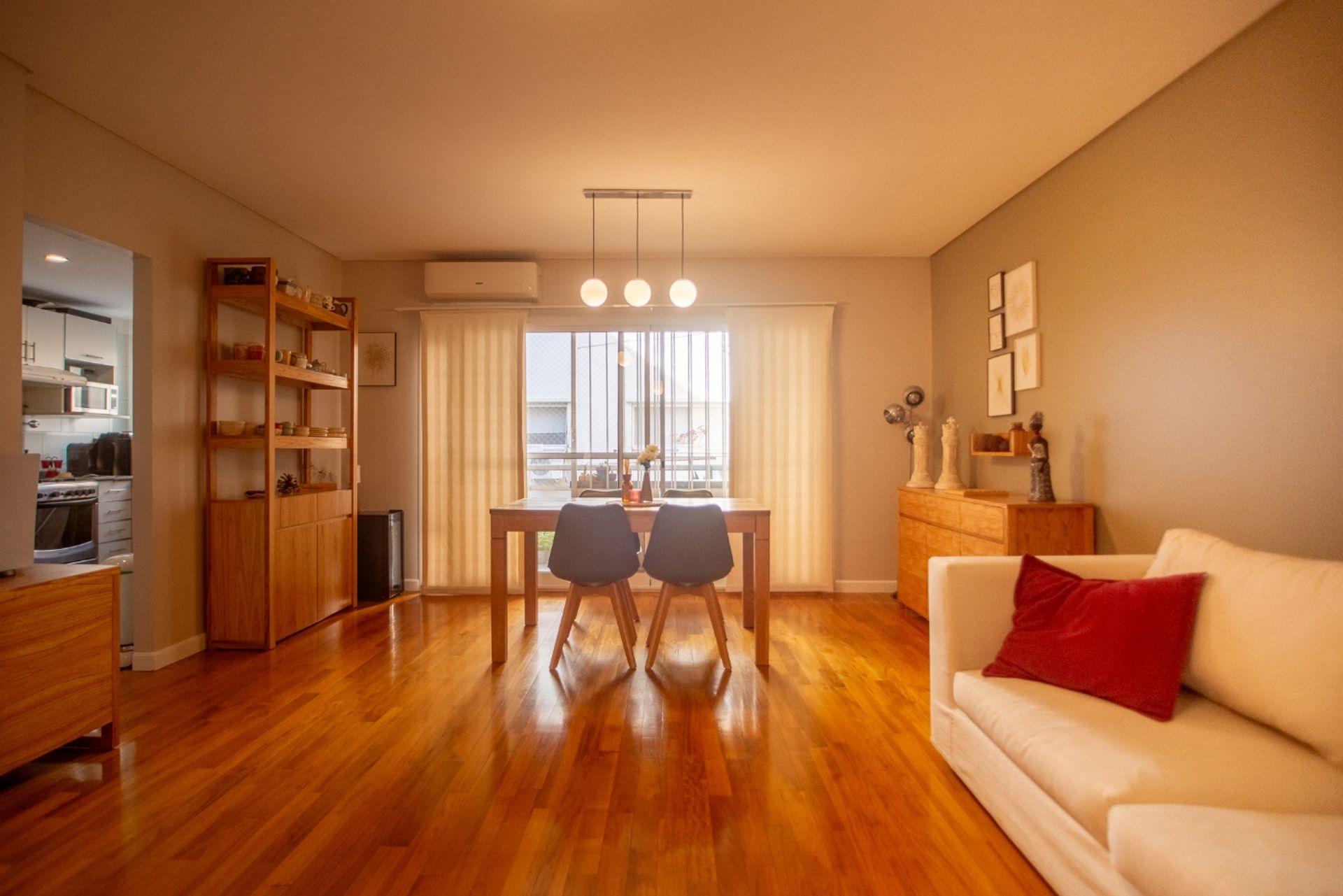 Venta Dpto 3 Ambientes Con Cochera Pileta Martinez