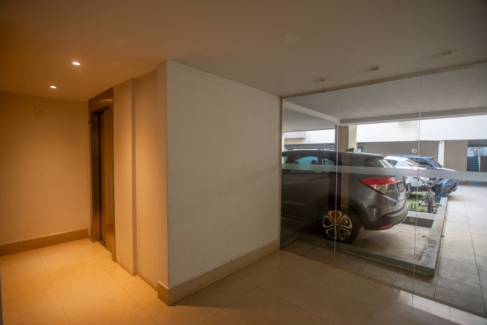 Venta Dpto 3 Ambientes Con Cochera Pileta Martinez