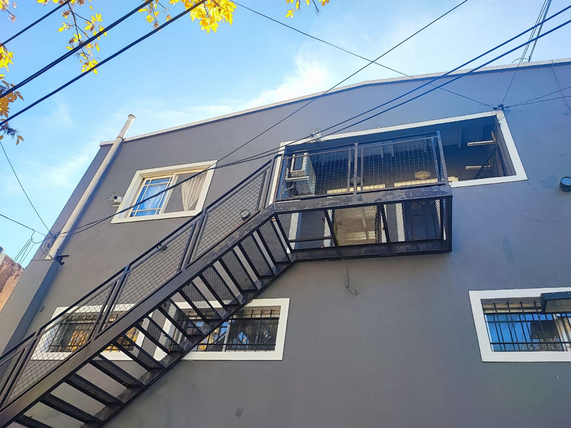 PH 3 ambientes con patio sin expensas en beccar