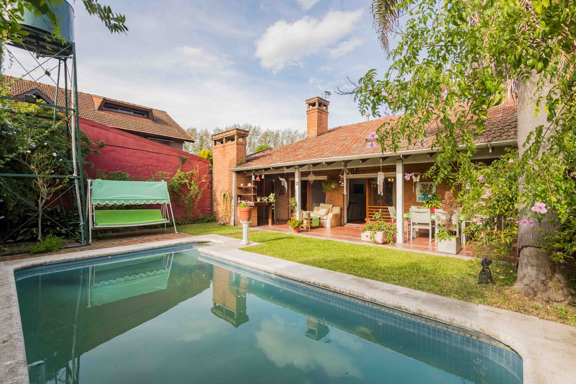 LA HORQUETA Casa en Venta con galería y pileta