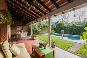 LA HORQUETA Casa en Venta con galería y pileta