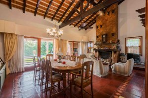 LA HORQUETA Casa en Venta con galería y pileta