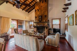 LA HORQUETA Casa en Venta con galería y pileta