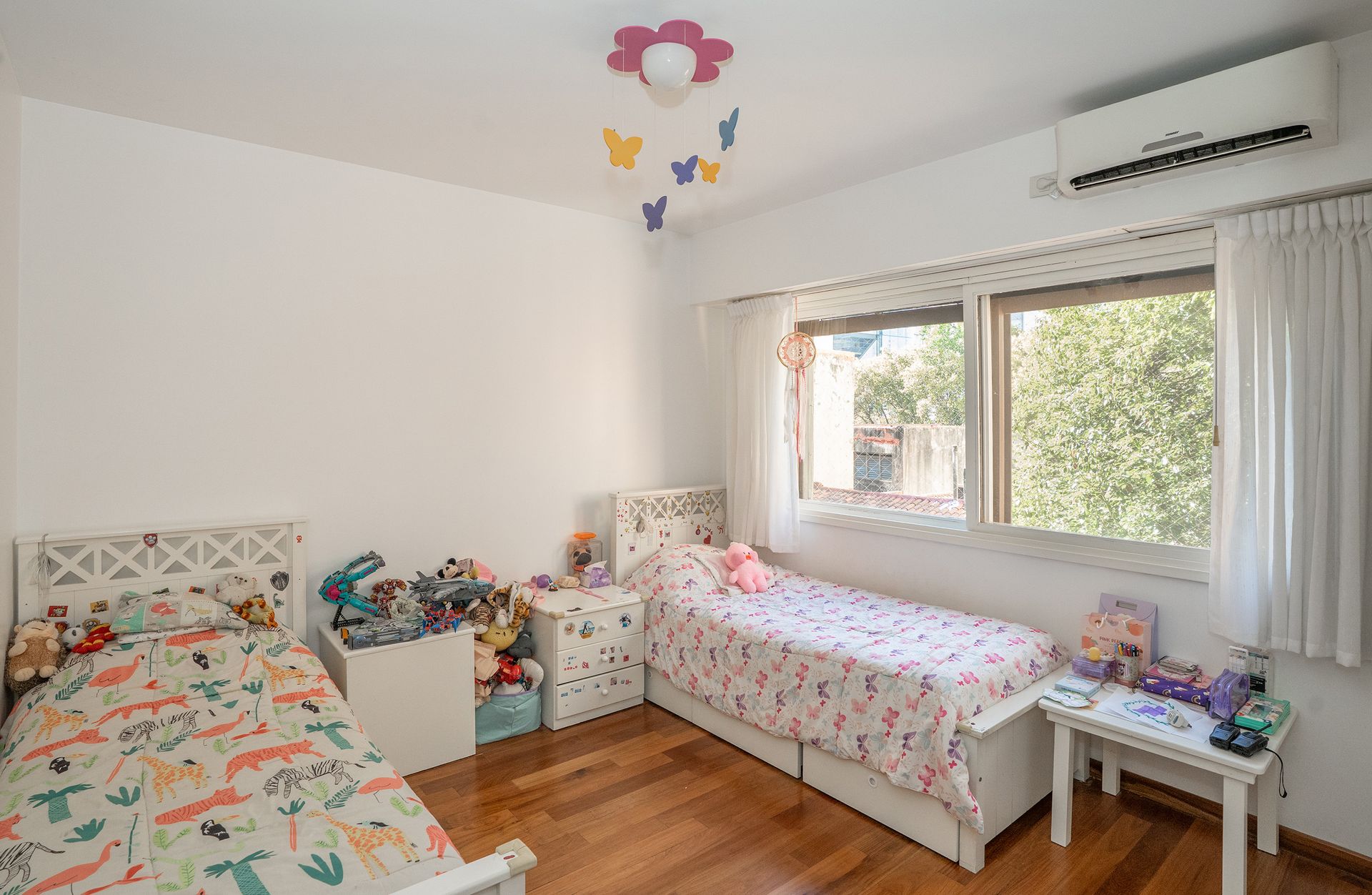 Dpto 4 amb c/cochera en venta en Vicente Lopez