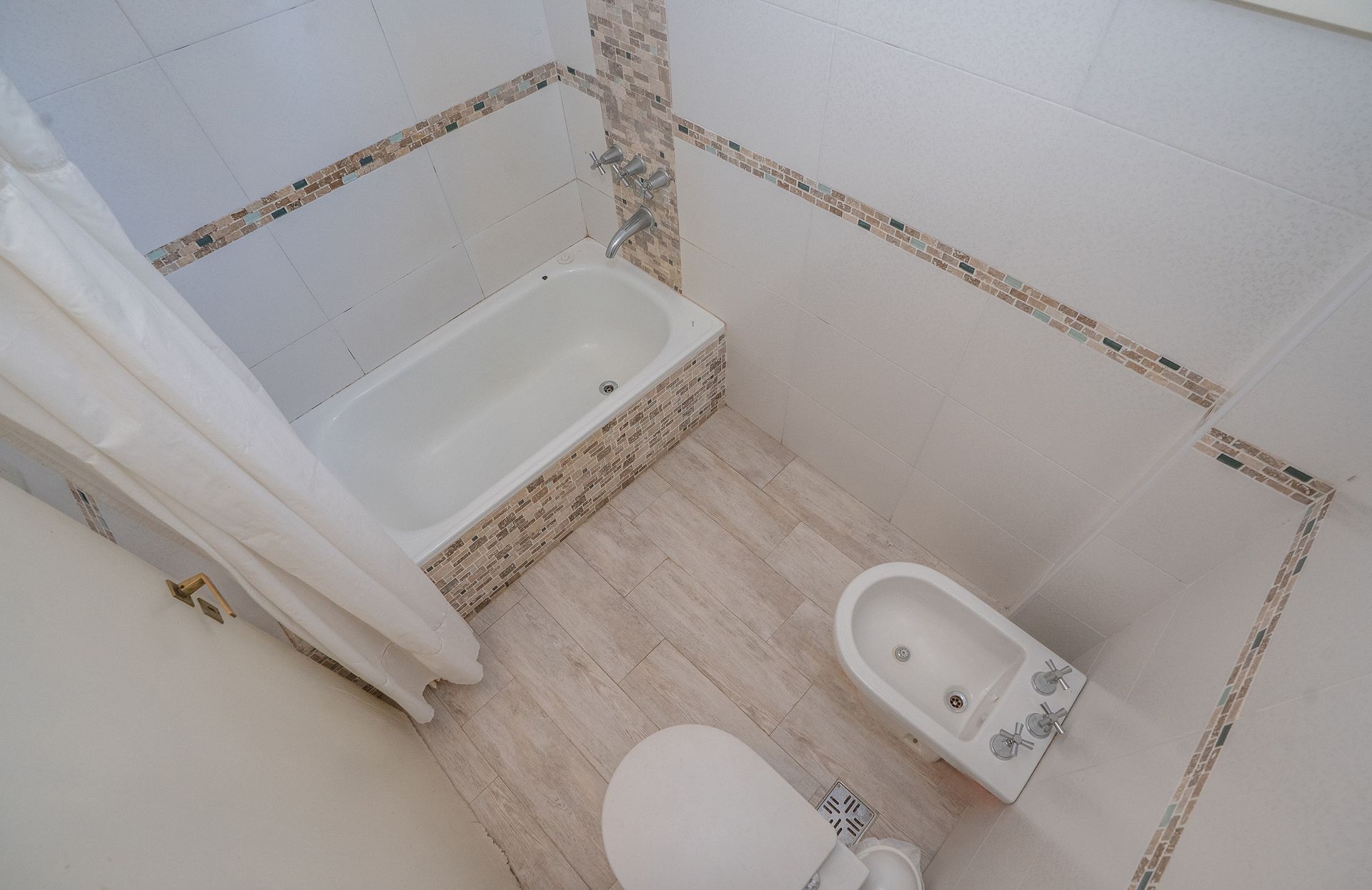Dpto 4 amb c/cochera en venta en Vicente Lopez