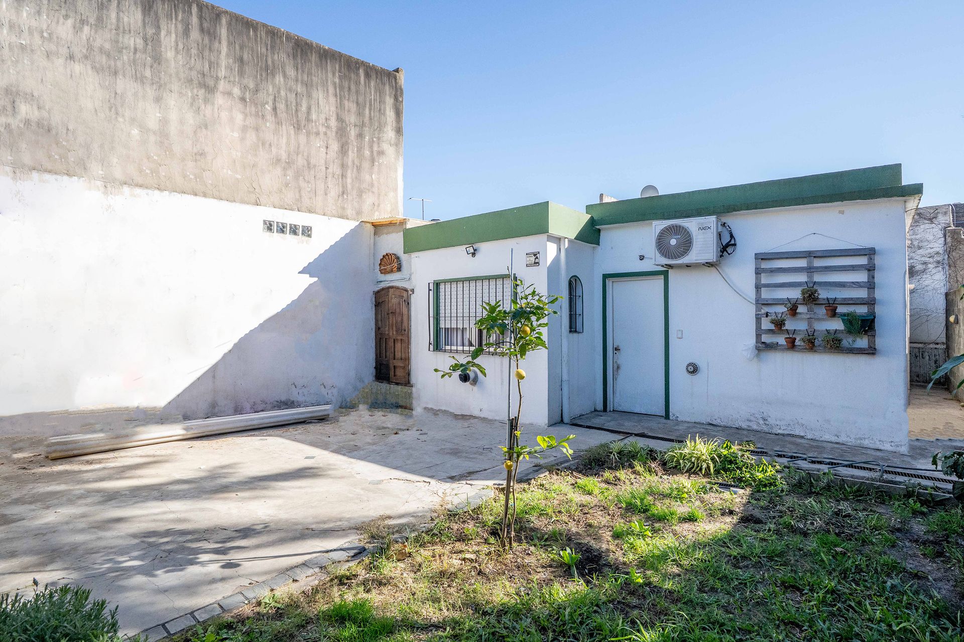 Casa en venta en Beccar con jardín y parrilla