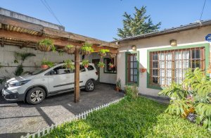Casa en venta en Beccar con jardín y parrilla
