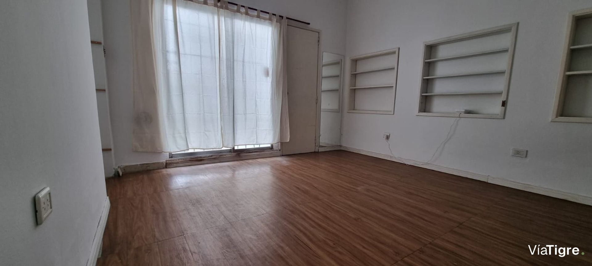 Venta casa en beccar 4 ambientes jardin y cochera