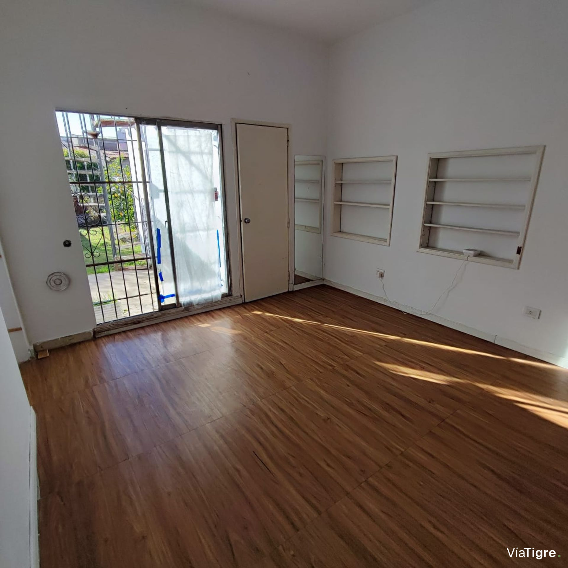 Venta casa en beccar 4 ambientes jardin y cochera