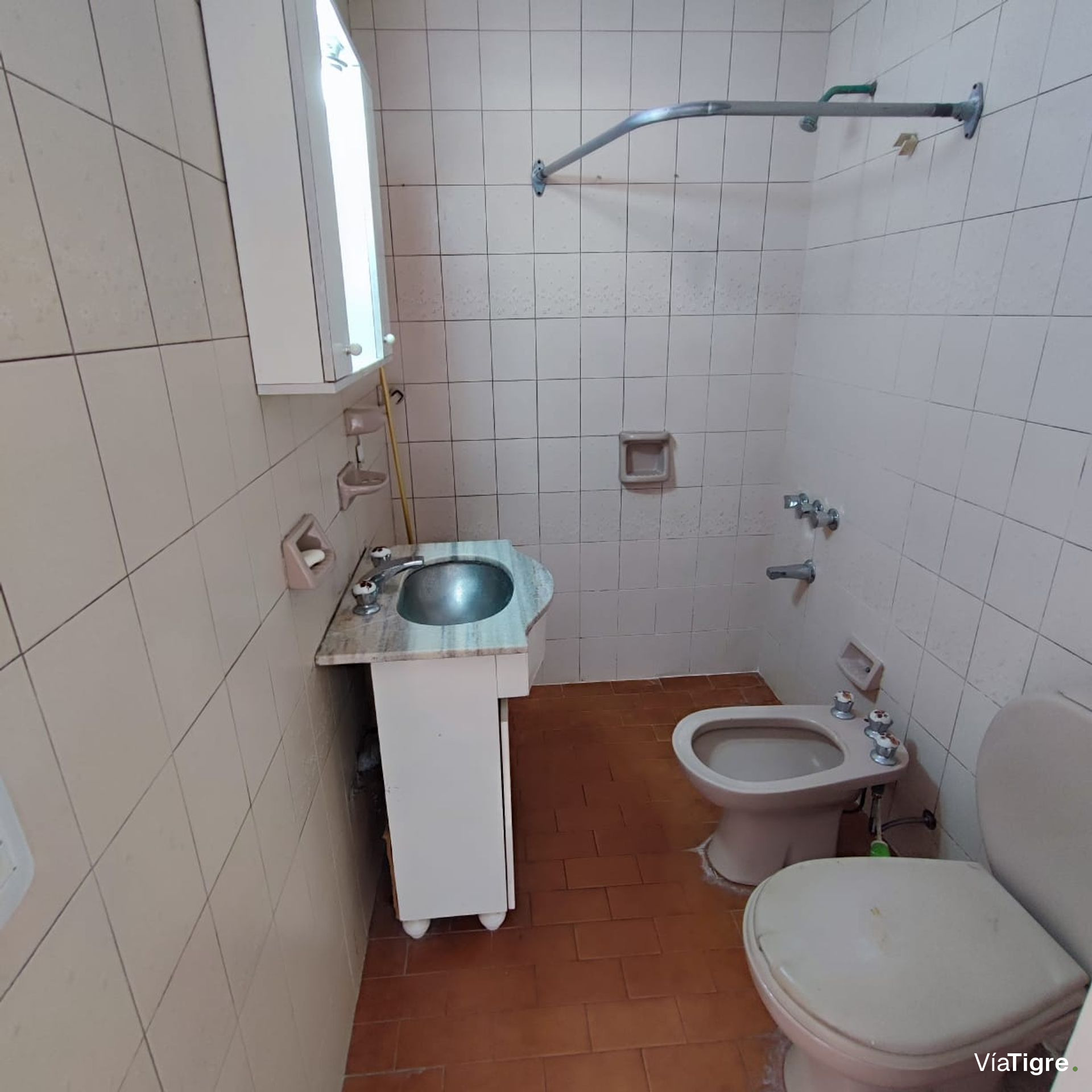 Venta casa en beccar 4 ambientes jardin y cochera