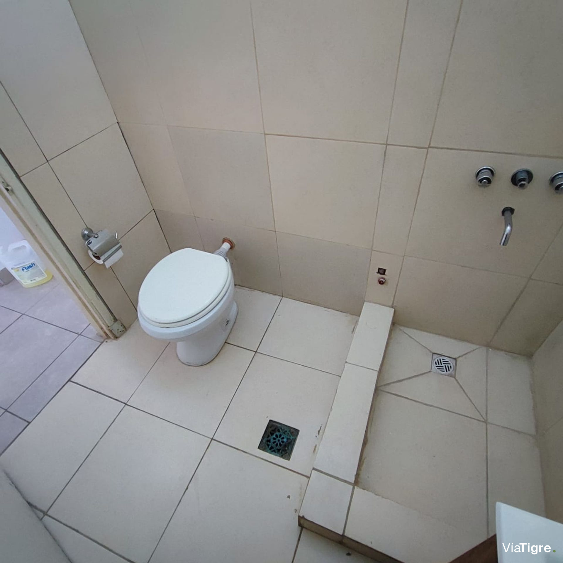 Venta casa en beccar 4 ambientes jardin y cochera