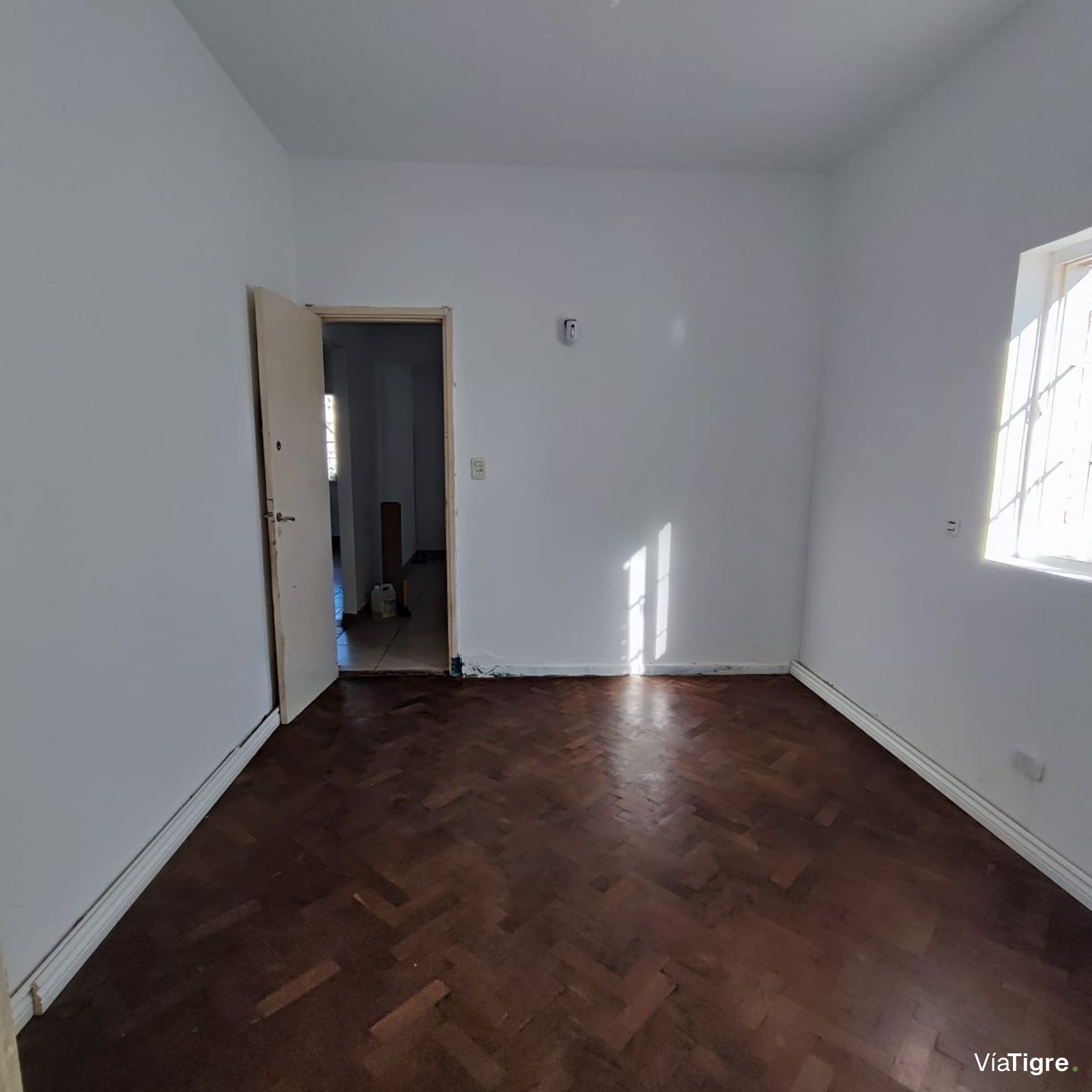 Venta casa en beccar 4 ambientes jardin y cochera