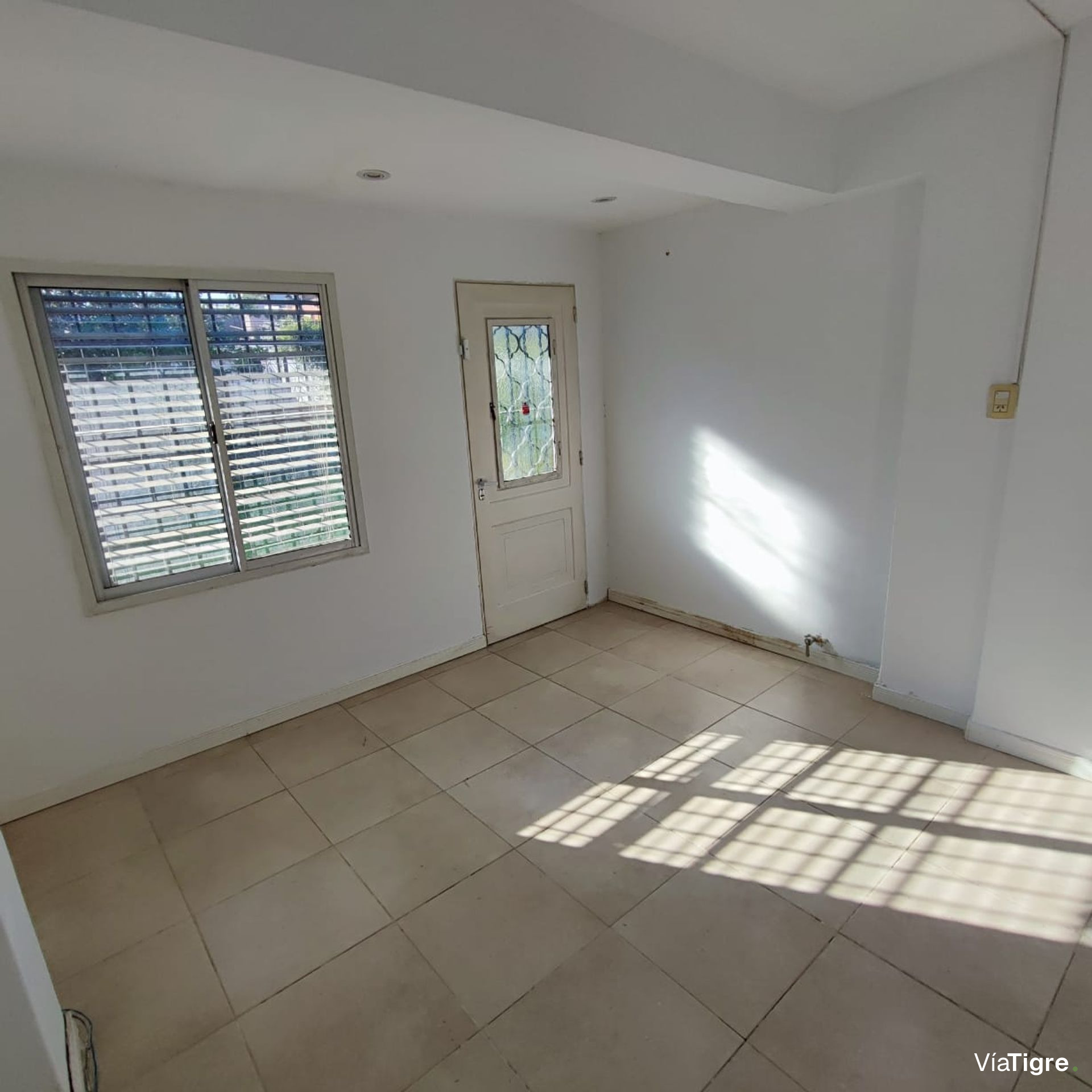 Venta casa en beccar 4 ambientes jardin y cochera