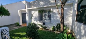 Venta casa en beccar 4 ambientes jardin y cochera