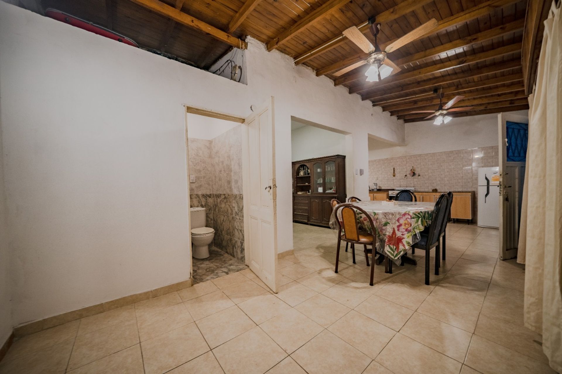 Casa 7 Ambientes con patio y cochera