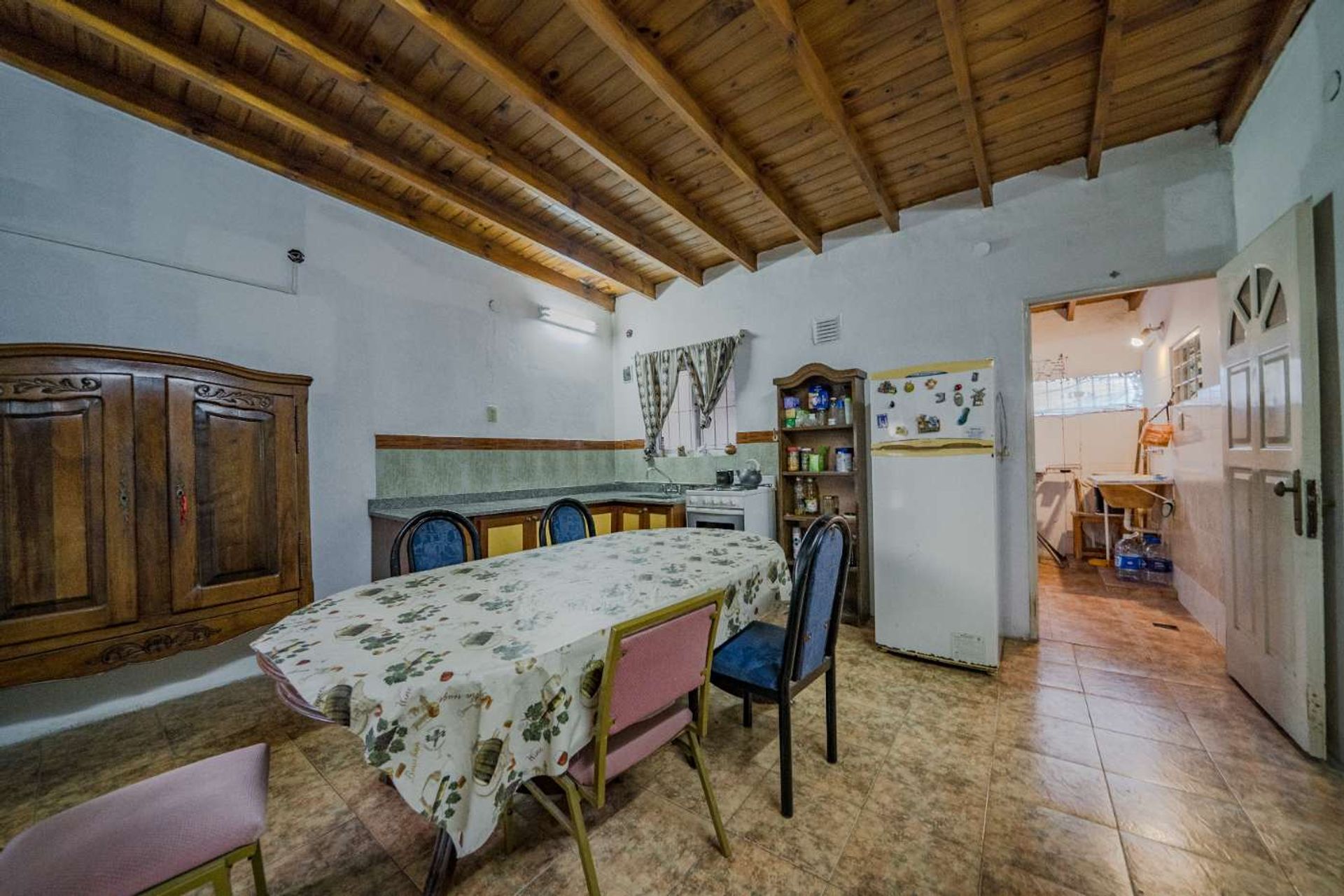 Casa 7 Ambientes con patio y cochera