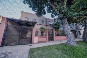7-room house with patio and garage