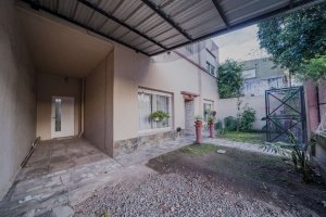 7-room house with patio and garage
