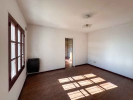3-room house with garden and pool in Benavidez