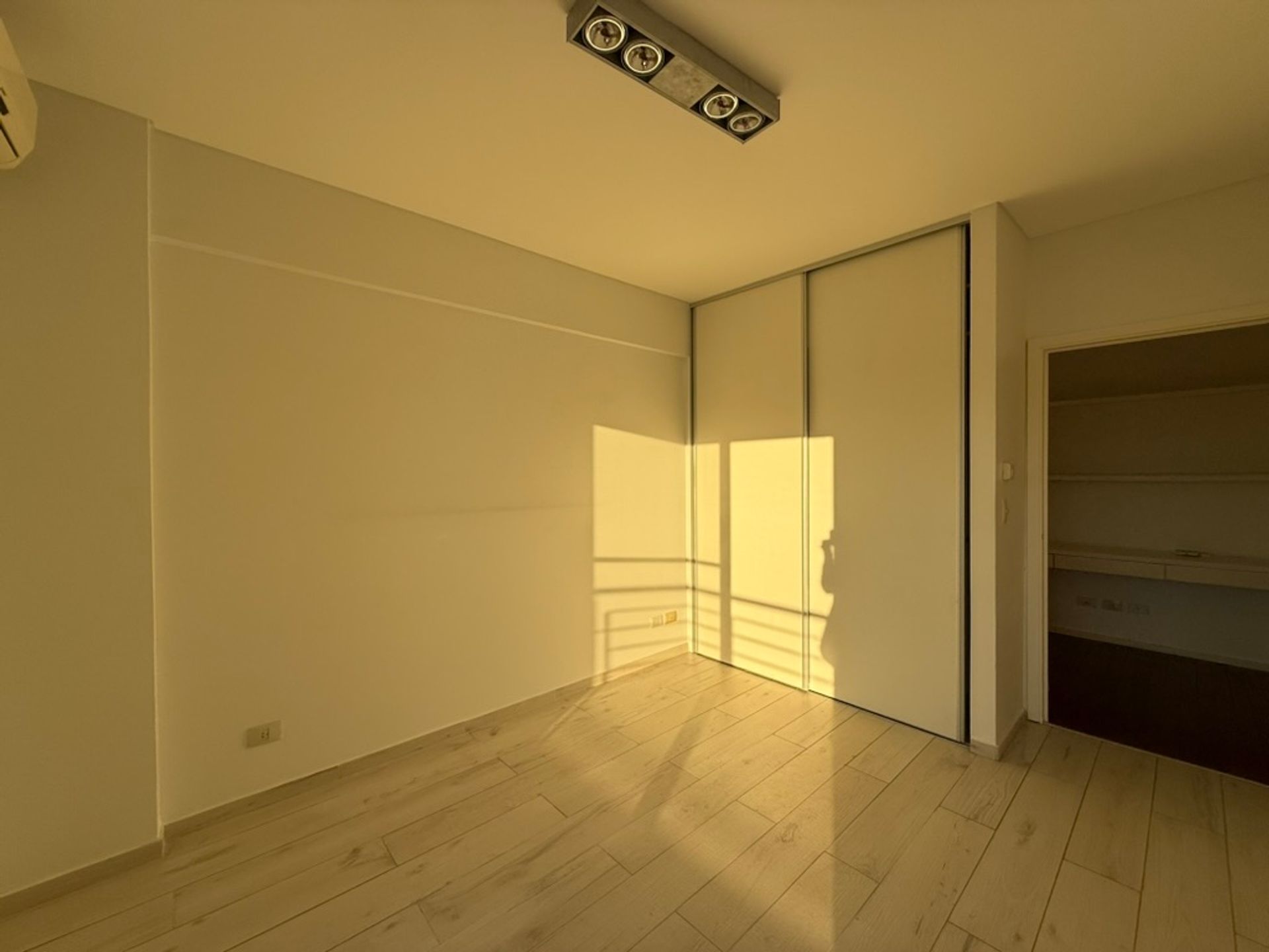 Alquiler Depto. 3 Ambientes C/Cochera-Arboris