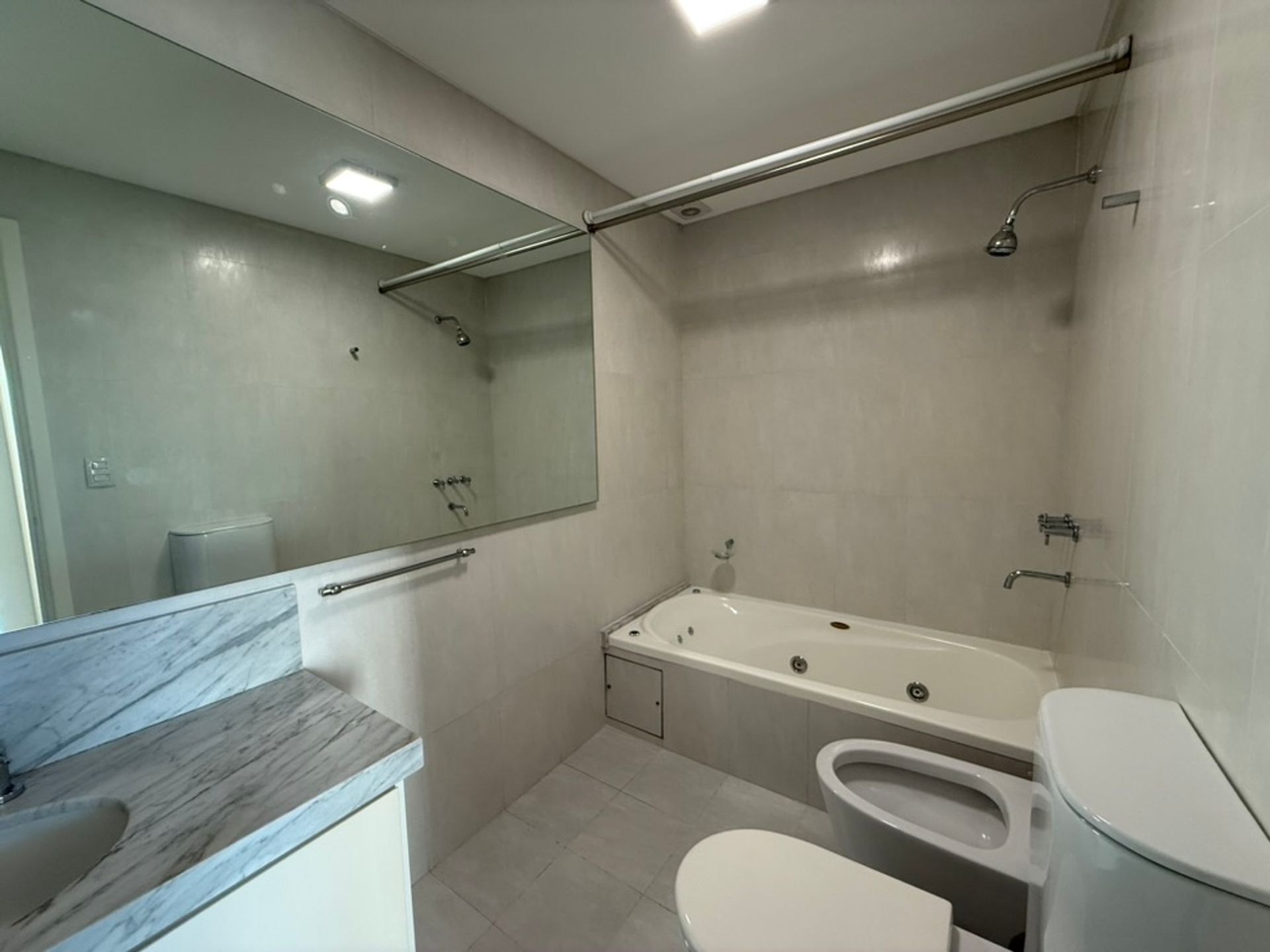 Alquiler Depto. 3 Ambientes C/Cochera-Arboris